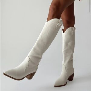 Princess Polly off white boots NEW